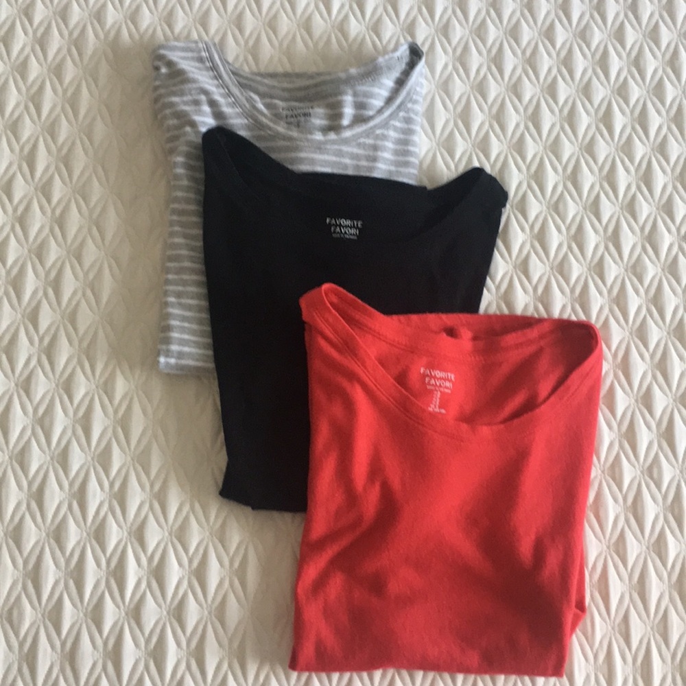Bundle of three gap tees